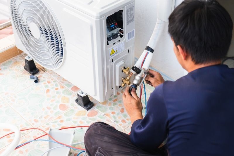 Commercial AC installation service Abu Dhabi by licensed technicians