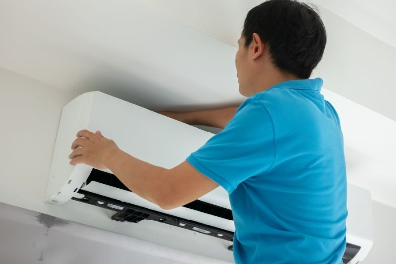 Mini split AC installation in a residential villa in Abu Dhabi