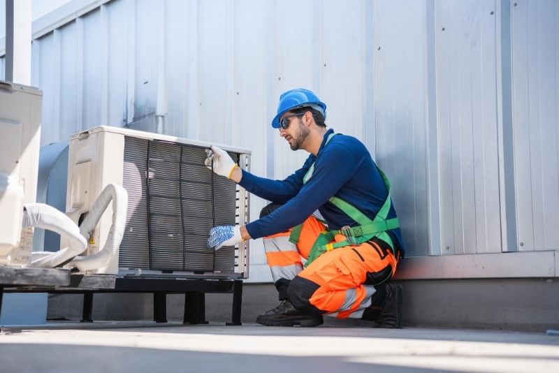 Commercial AC repair service Abu Dhabi by experienced technicians