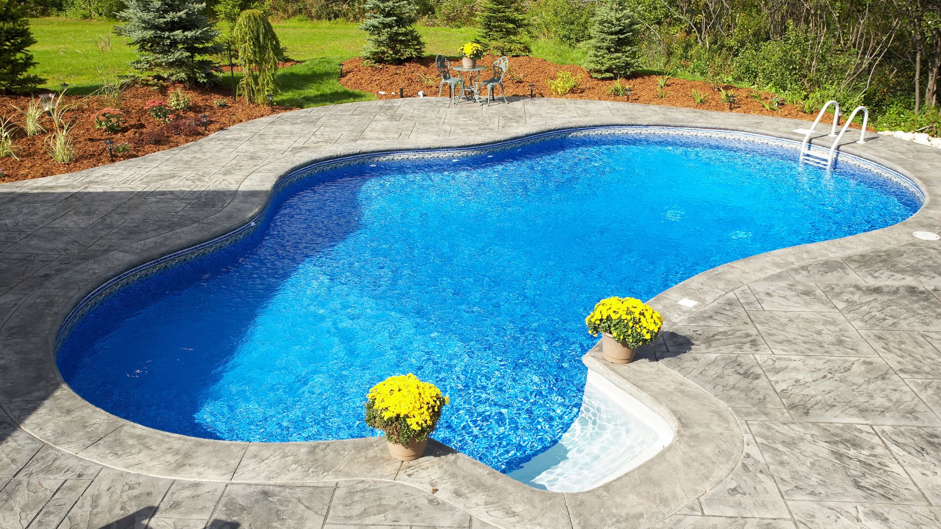 Residential Pool Cleaning Service in Abu Dhabi